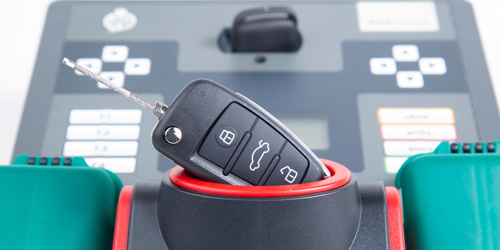 Smart key and key fob programming